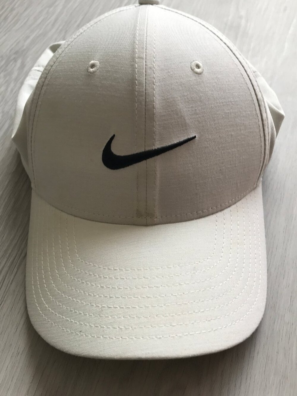 NIKE WHITE BASEBALL CAP MENS ADJUSTABLE FIT